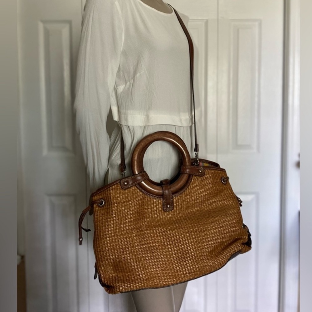 Vintage Brown Straw Woven and Wood Handle Bag, reminds me of Dragon Diffusion :)
